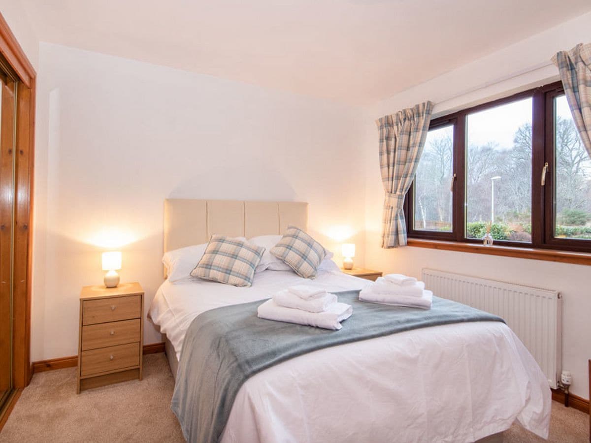Holm Dell Apartment, listing photograph 9