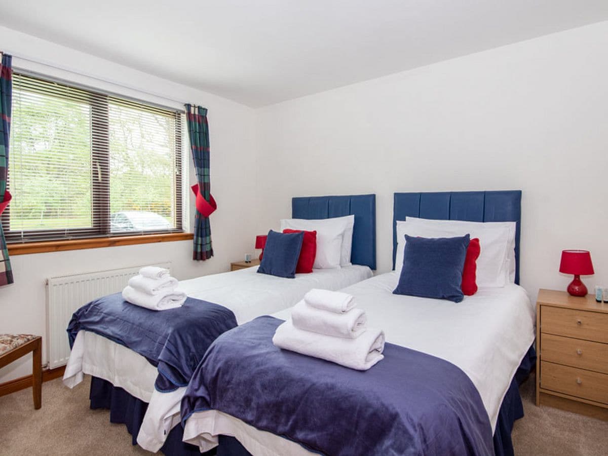 Holm Dell Apartment, listing photograph 12
