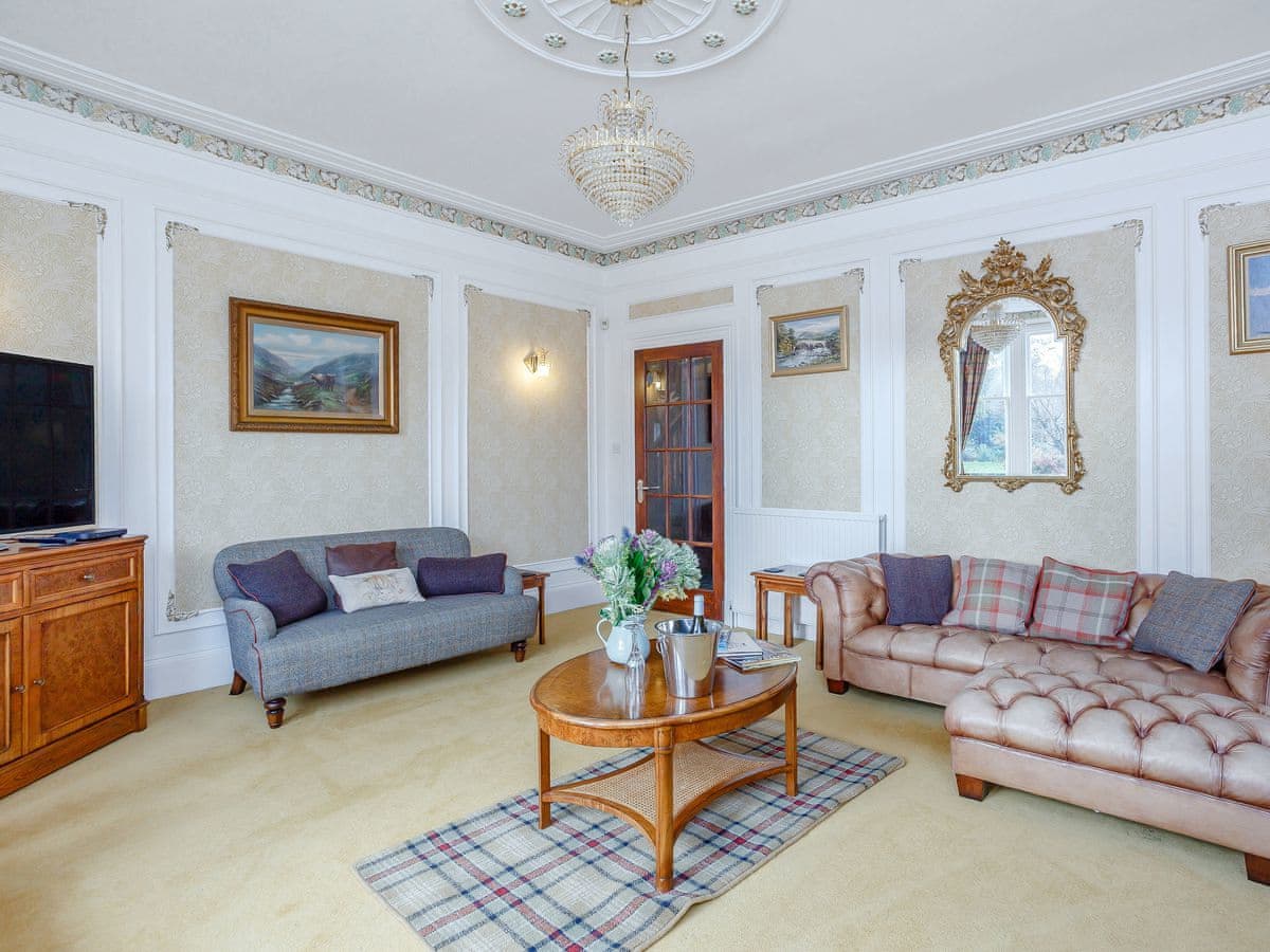 Craigendarroch House, listing photograph 6