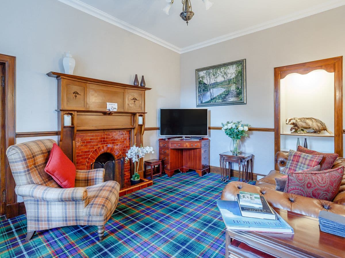 Craigendarroch House, listing photograph 7