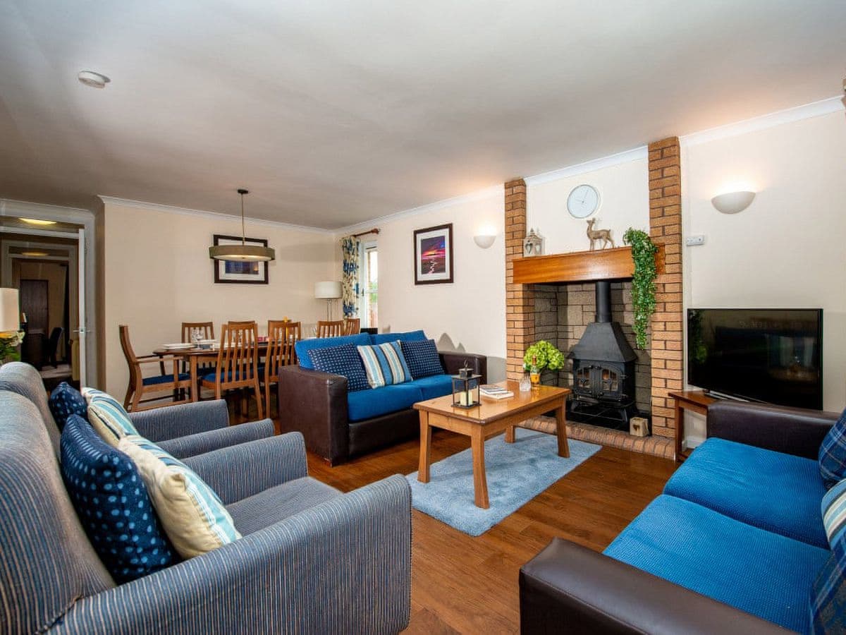 Applewood Cottage, listing photograph 3