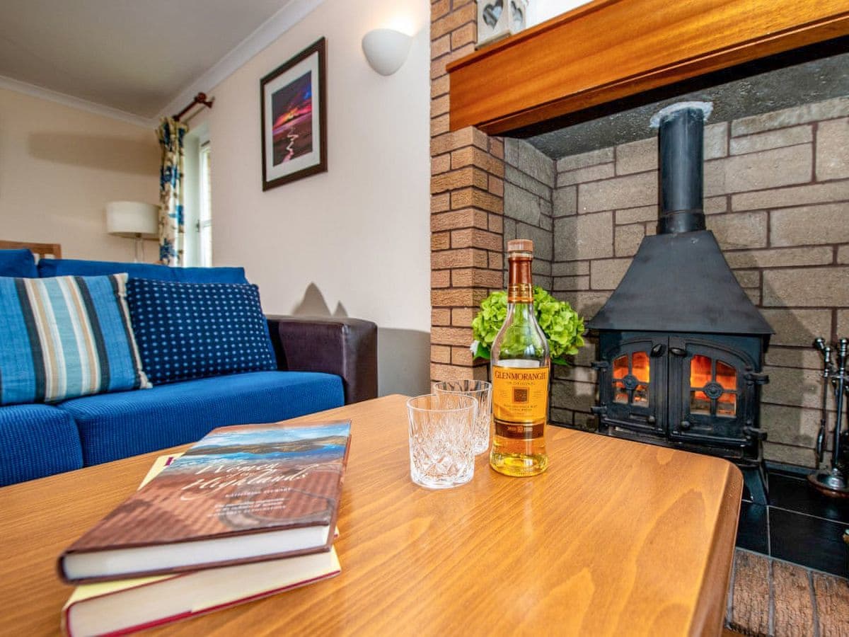Applewood Cottage, listing photograph 4