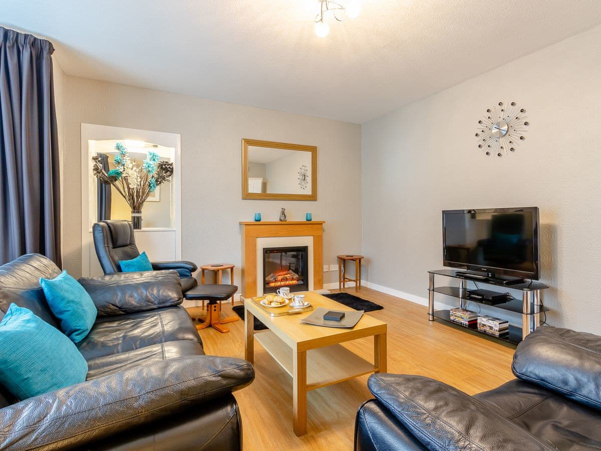 Clover Holidays - Apartment 1 St Catherine's Cottage, listing photograph 2