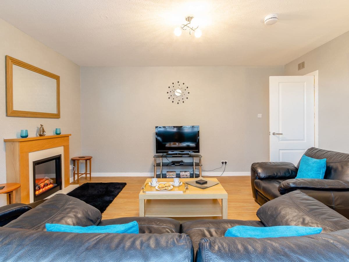 Clover Holidays - Apartment 1 St Catherine's Cottage, listing photograph 4