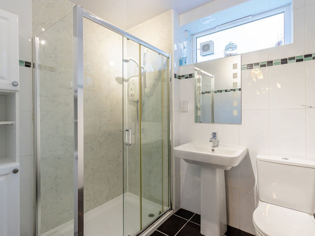 Clover Holidays - Apartment 1 St Catherine's Cottage, listing photograph 12