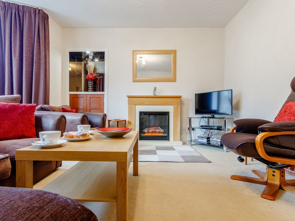Clover Holidays - 2 St Catherine's Cottage, listing photograph 3