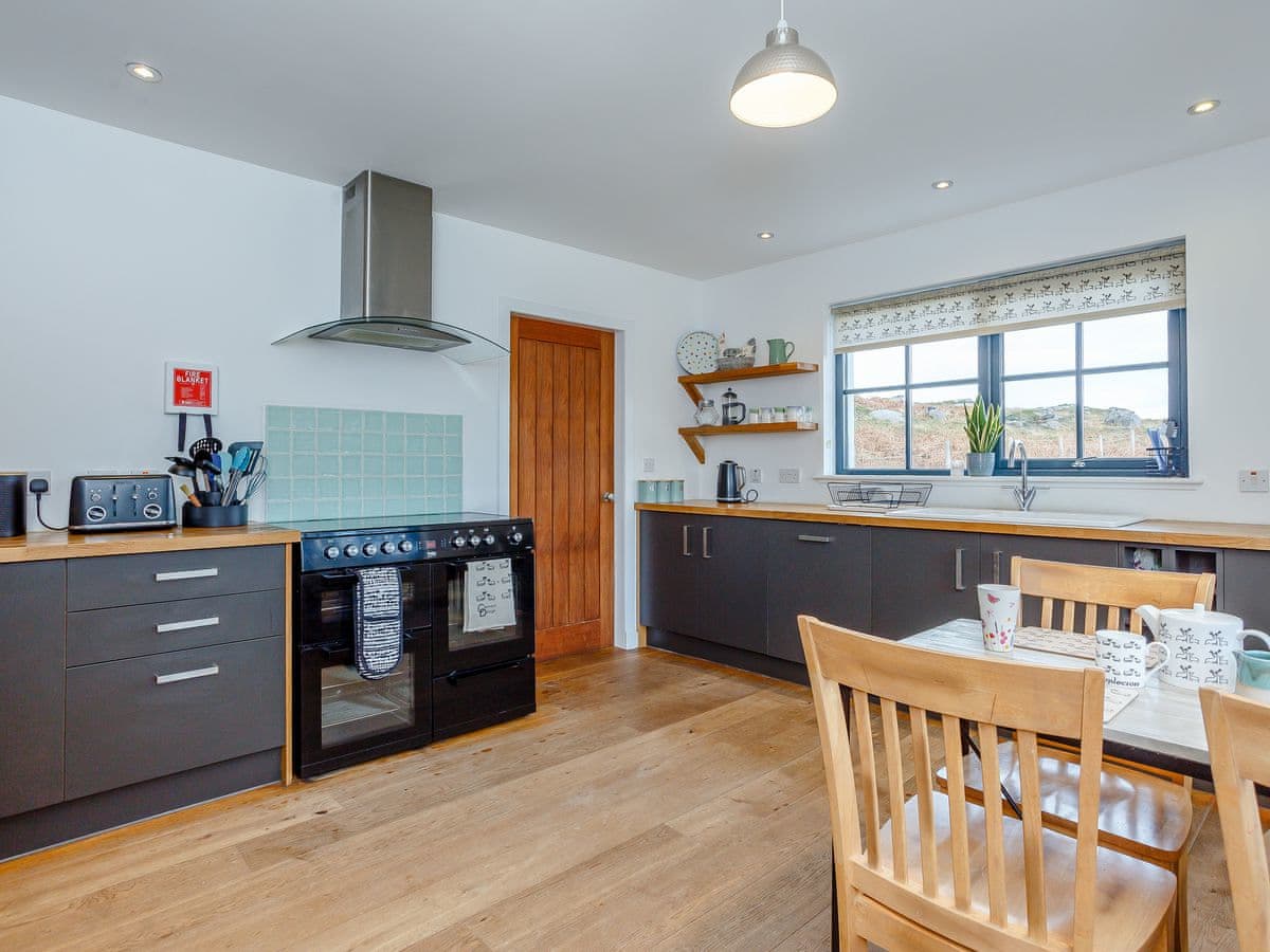 Cliff Cottage, listing photograph 9