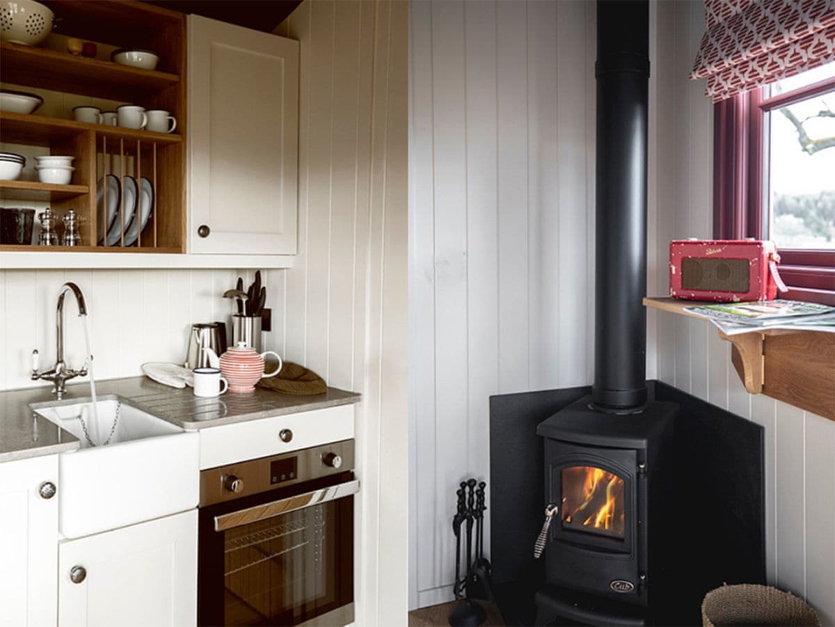 Lapwing Shepherds Hut, listing photograph 3