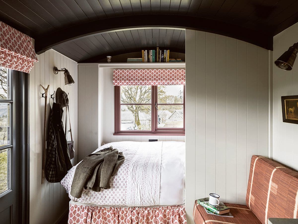 Lapwing Shepherds Hut, listing photograph 4