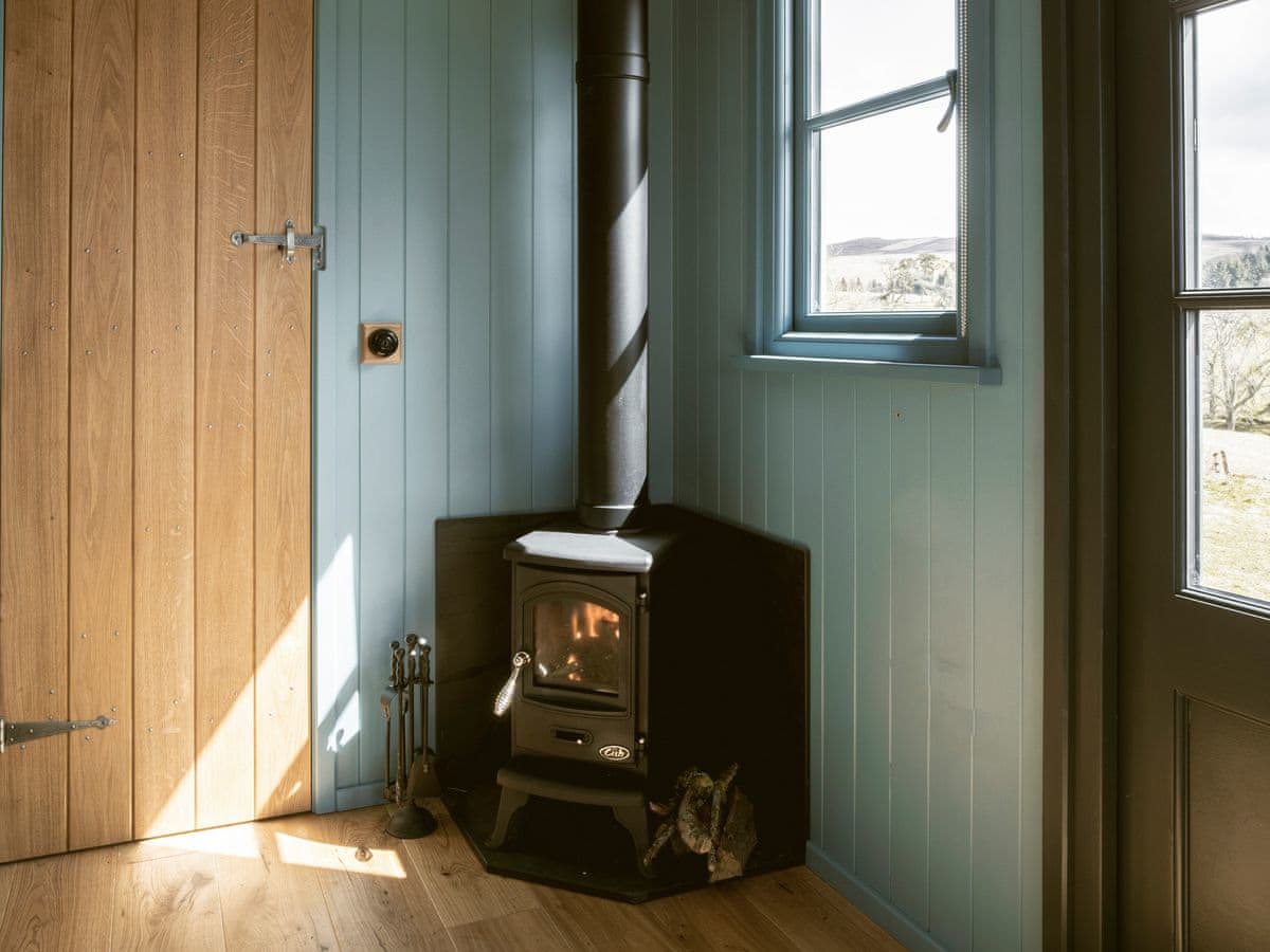 Curlew Shepherds Hut, listing photograph 4