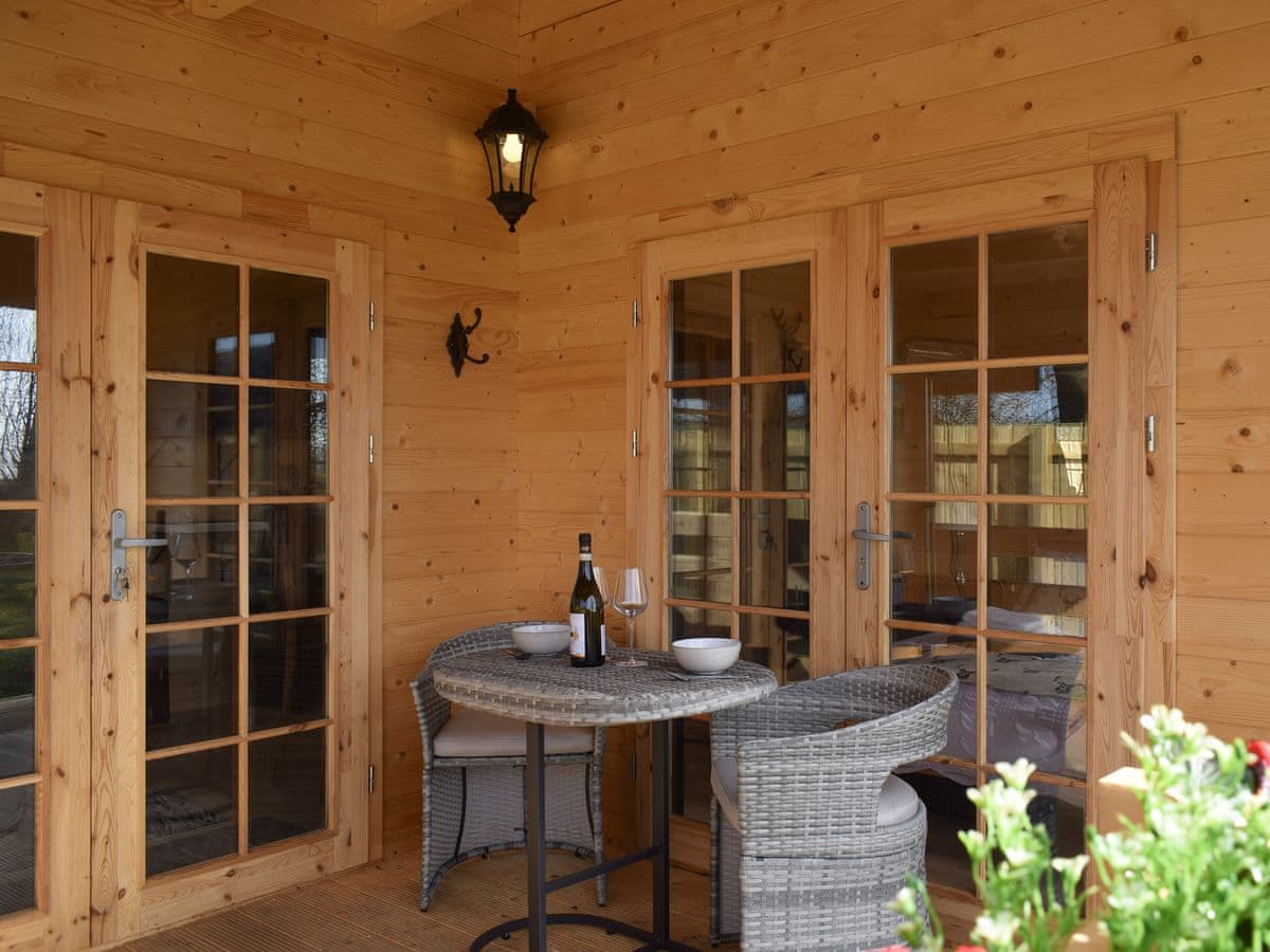 Pinewood Cabin, listing photograph 8