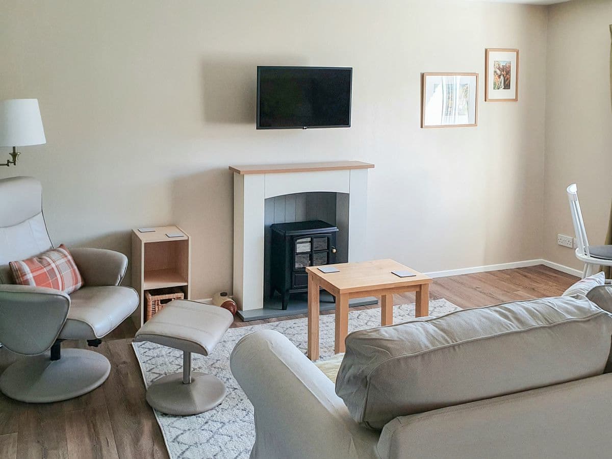 Elmwood East, listing photograph 3