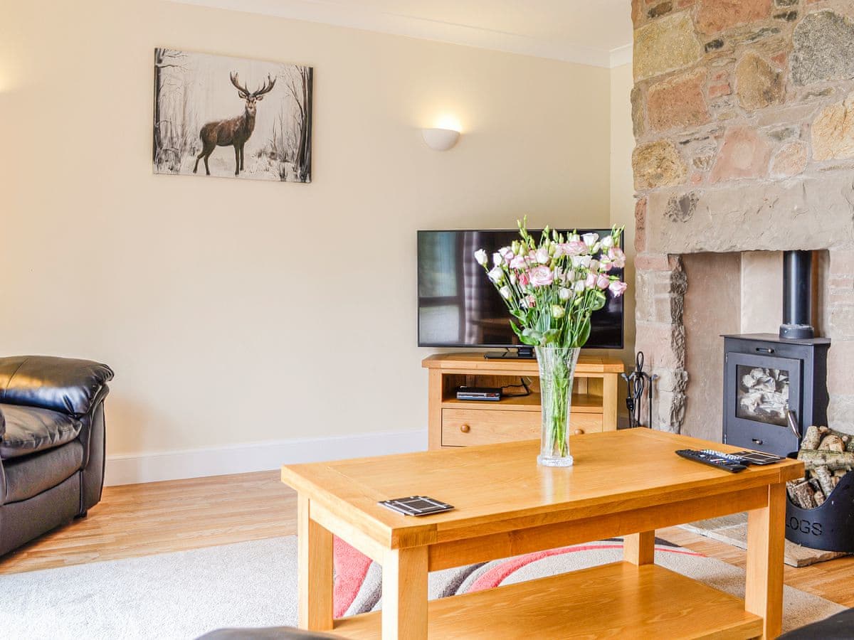 Woodside, listing photograph 3
