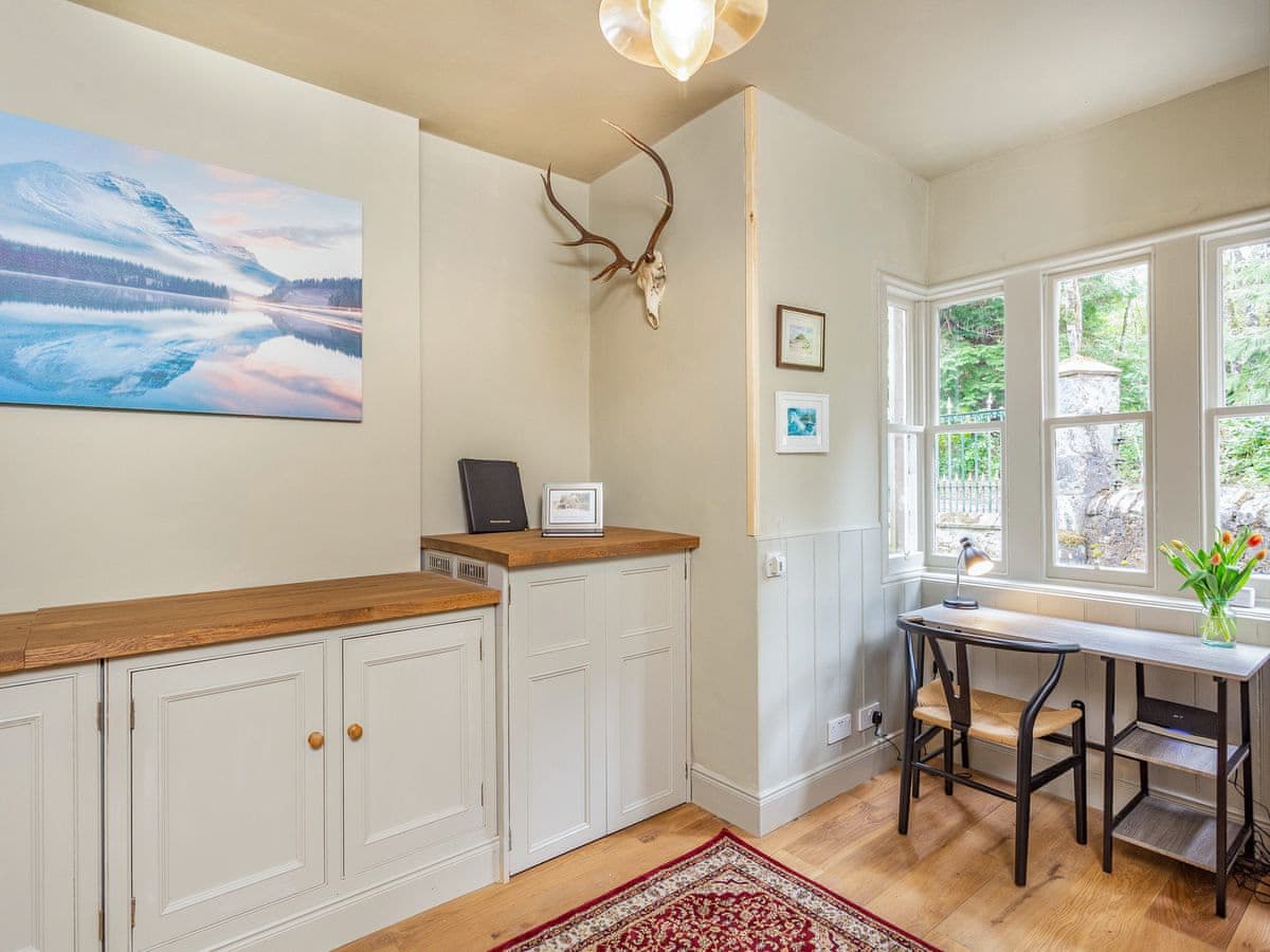 East Lodge, listing photograph 10