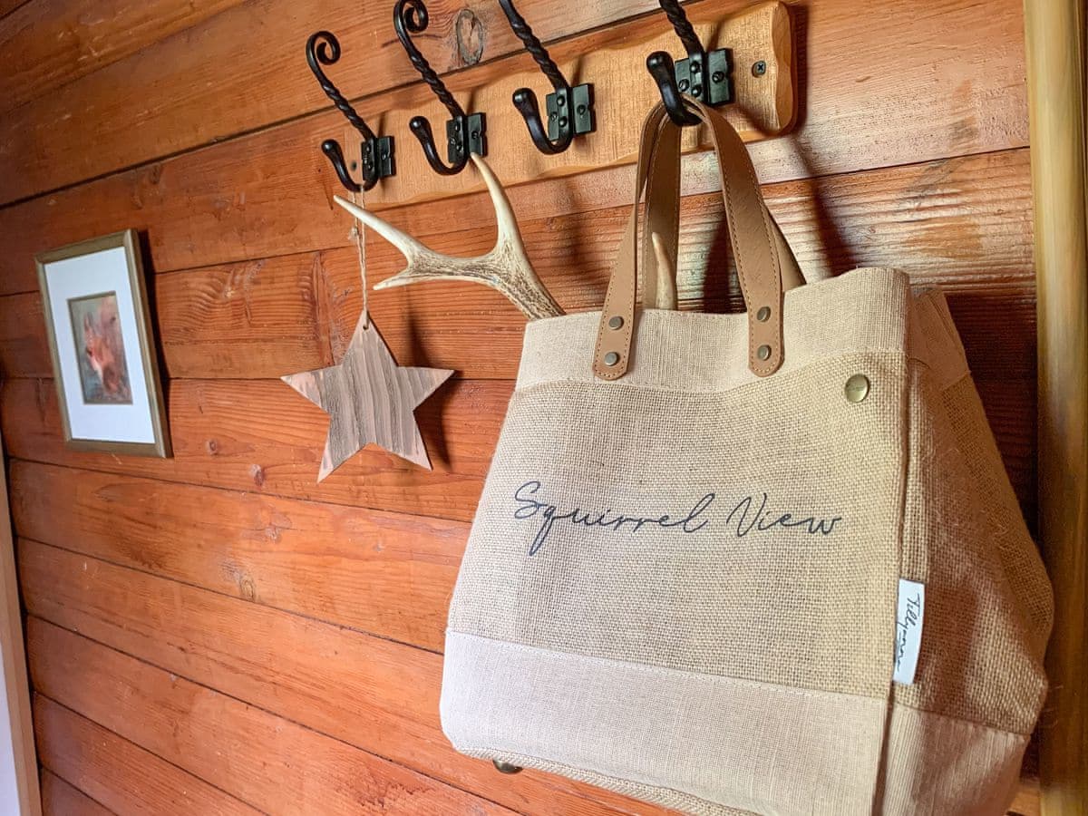 Squirrel View, listing photograph 9
