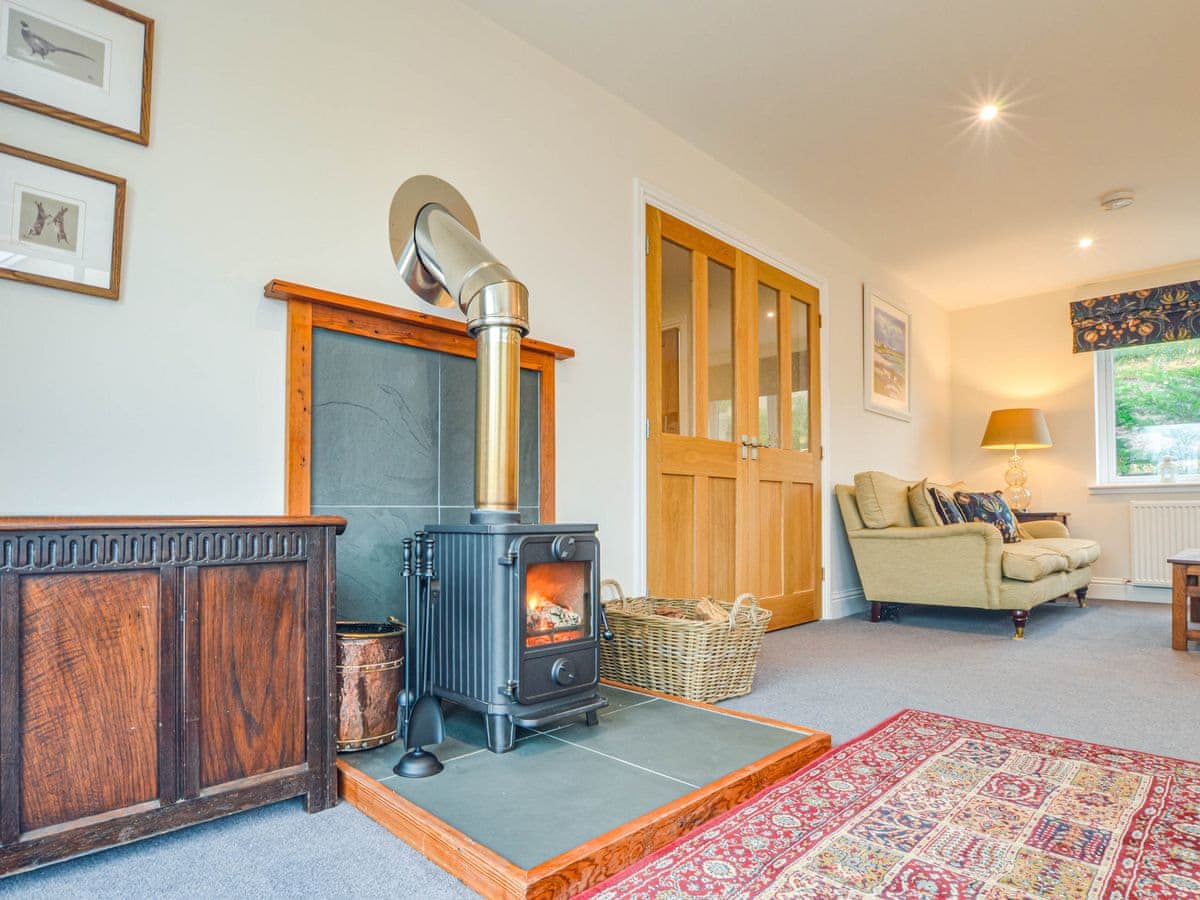 Blackmount, listing photograph 5