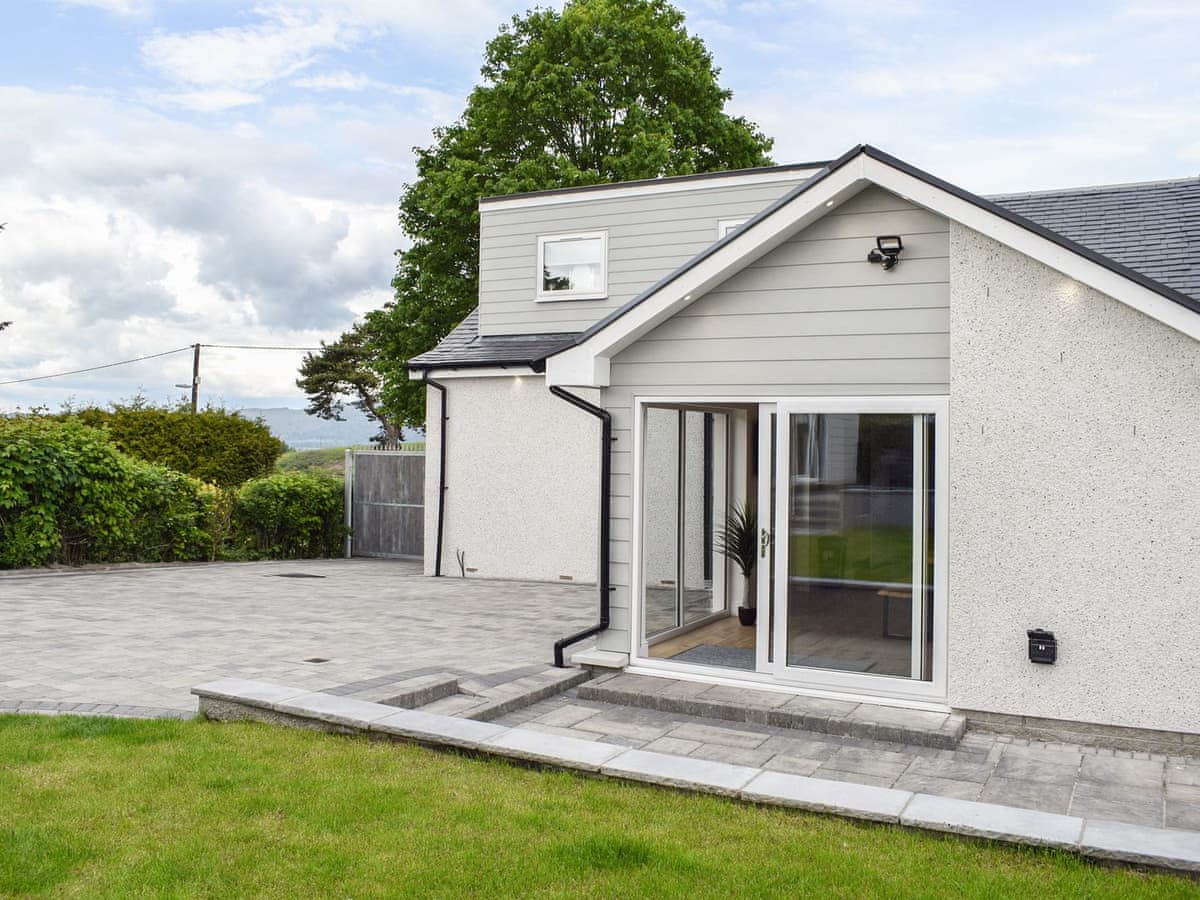 The Wee White Cottage, listing photograph 2