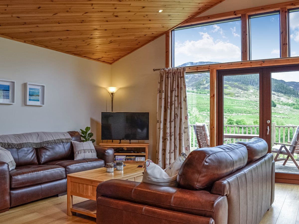15 Glengoulandie Lodge, listing photograph 4