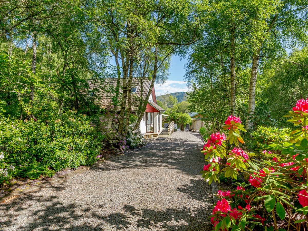 Glen View of Enrick House, listing photograph 2