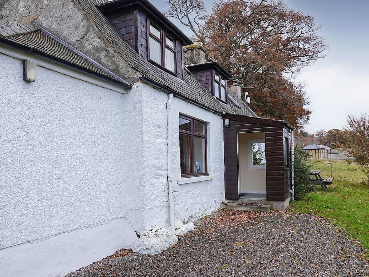 Brahan Cottages- Seaforth Cottage, listing photograph 11