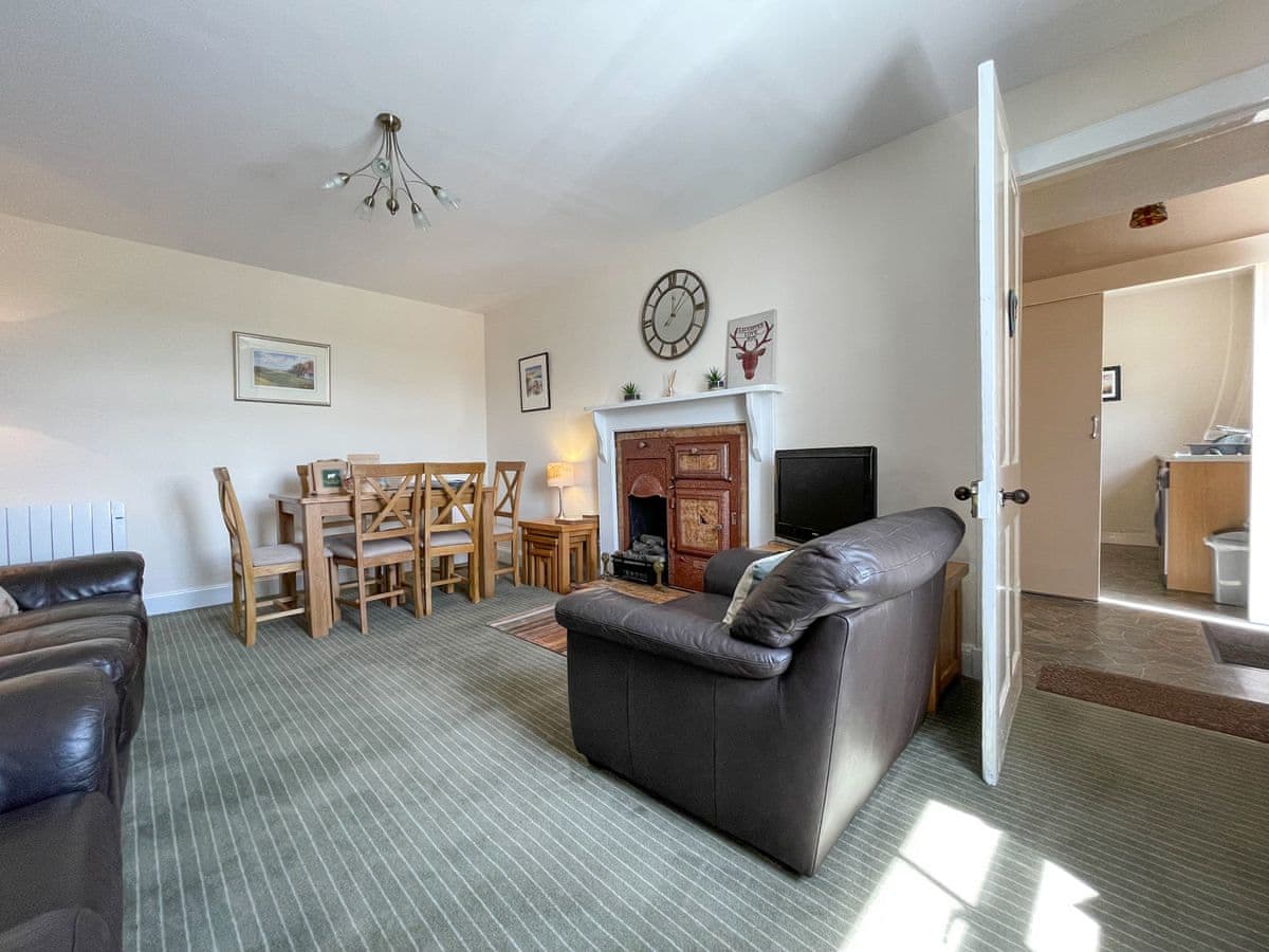 Easter Dalziel Farm Cottages - Pine Cottage, listing photograph 2