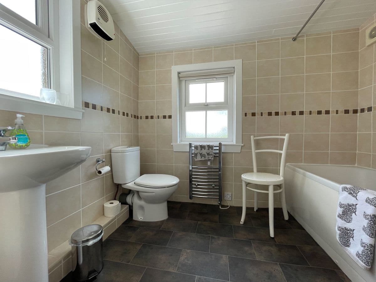 Easter Dalziel Farm Cottages - Birch Cottage, listing photograph 9