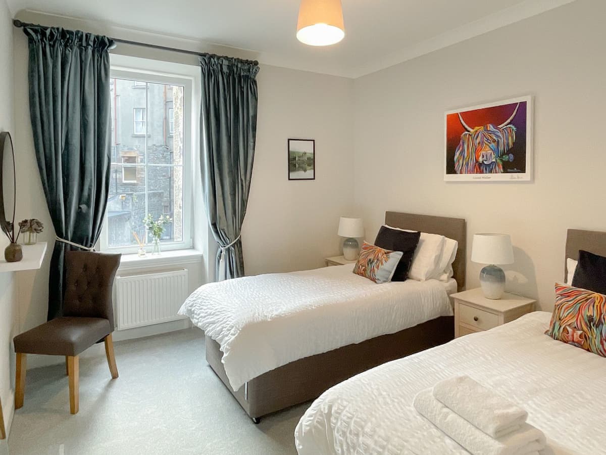 Airds Apartment, listing photograph 9