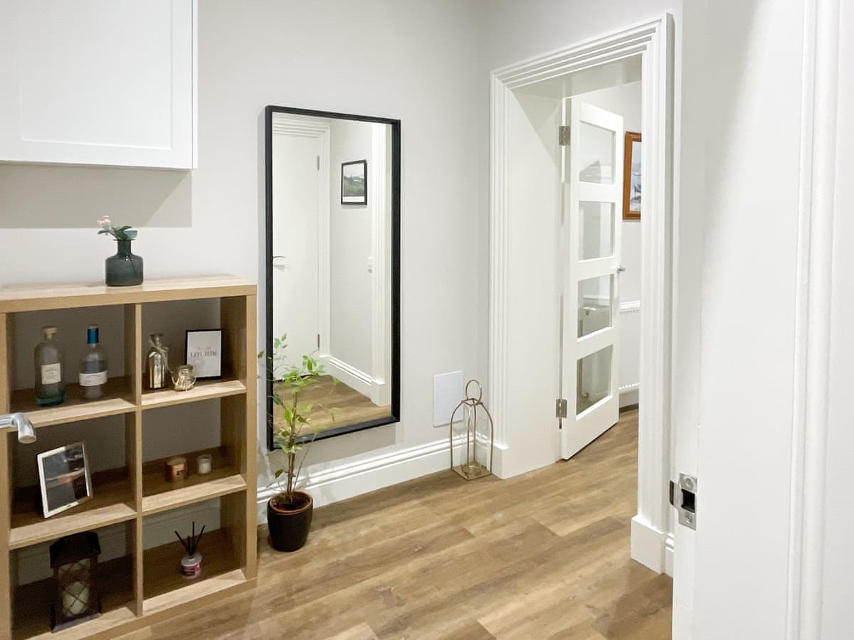 Airds Apartment, listing photograph 12