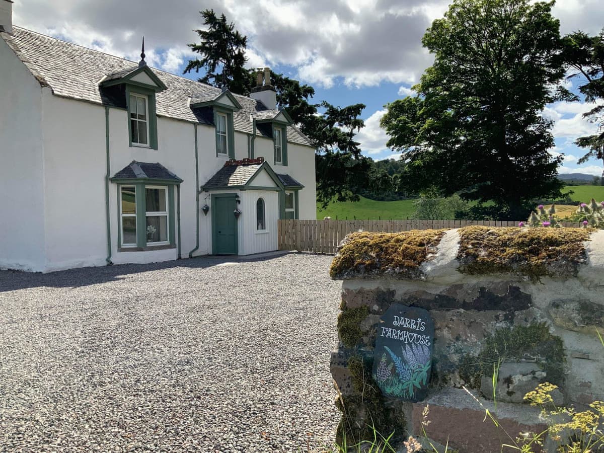 Darris Farmhouse, listing photograph 11
