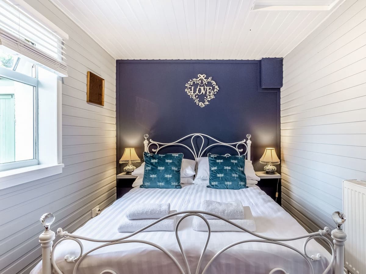 Holly Tree Cottage, listing photograph 12