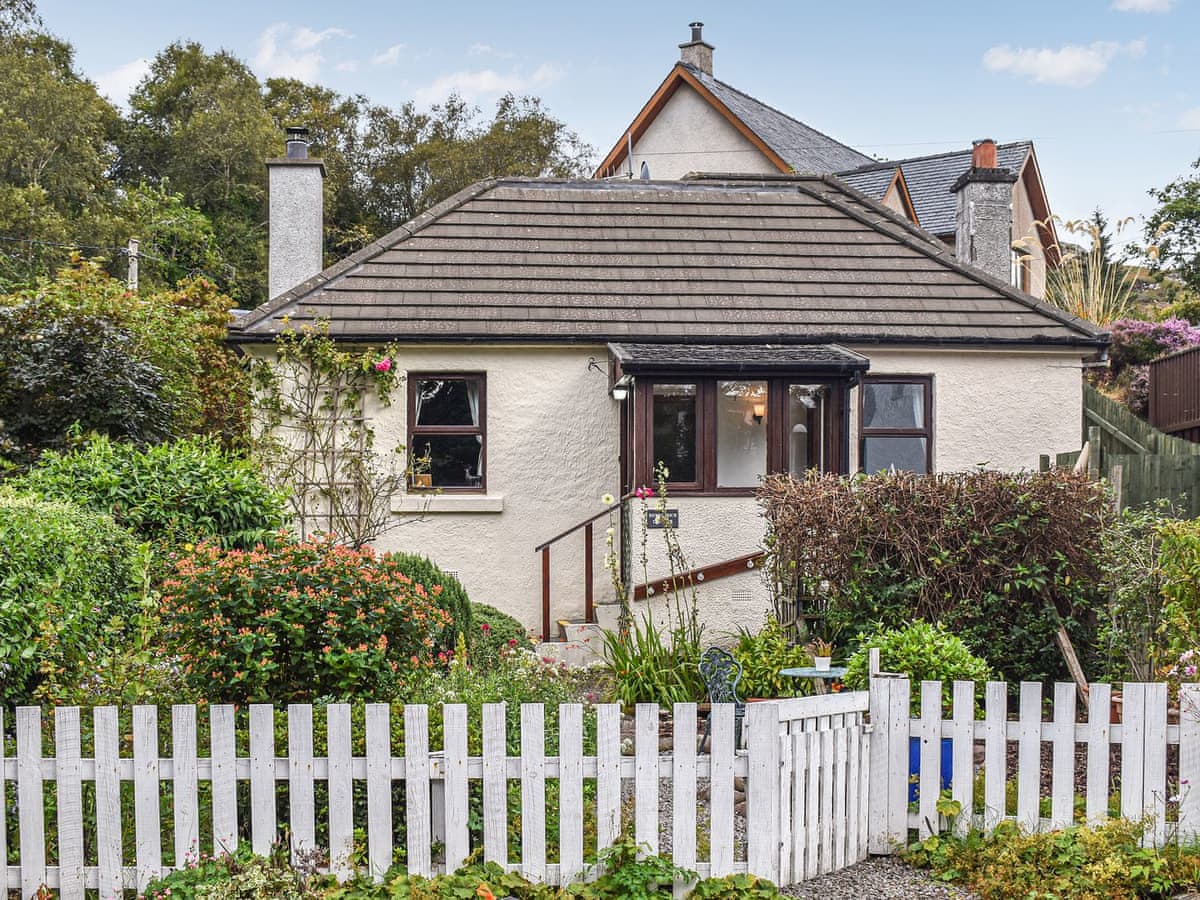 Dunvarrich Cottage, listing photograph 2
