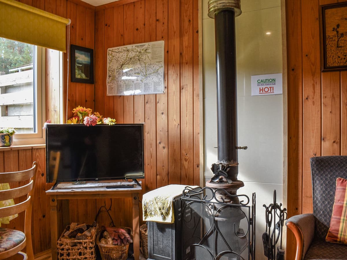 Mondhuie Self Catering Chalets - The Bothy, listing photograph 3