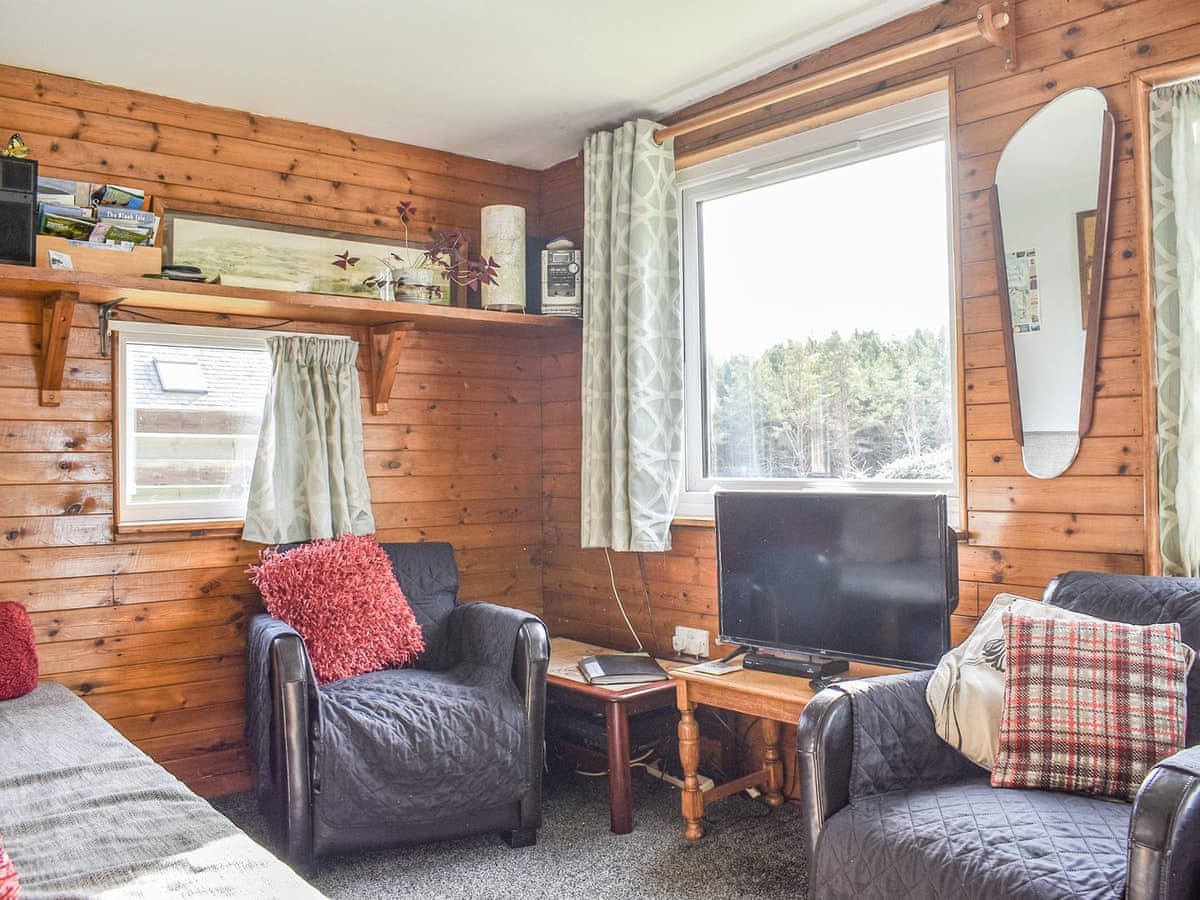 Mondhuie Self Catering Chalets - The Chalet, listing photograph 3