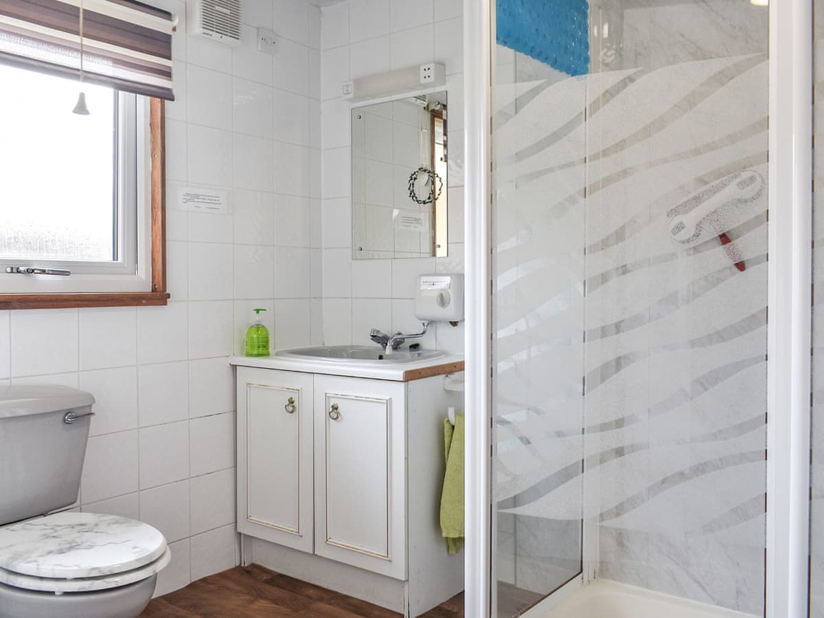 Mondhuie Self Catering Chalets - The Chalet, listing photograph 12