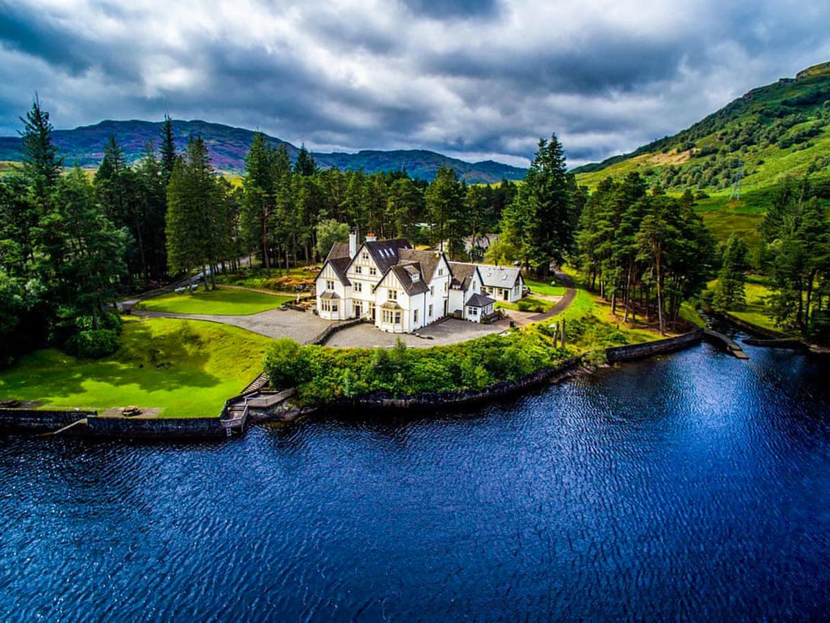 Lochside Holidays - Lochside House