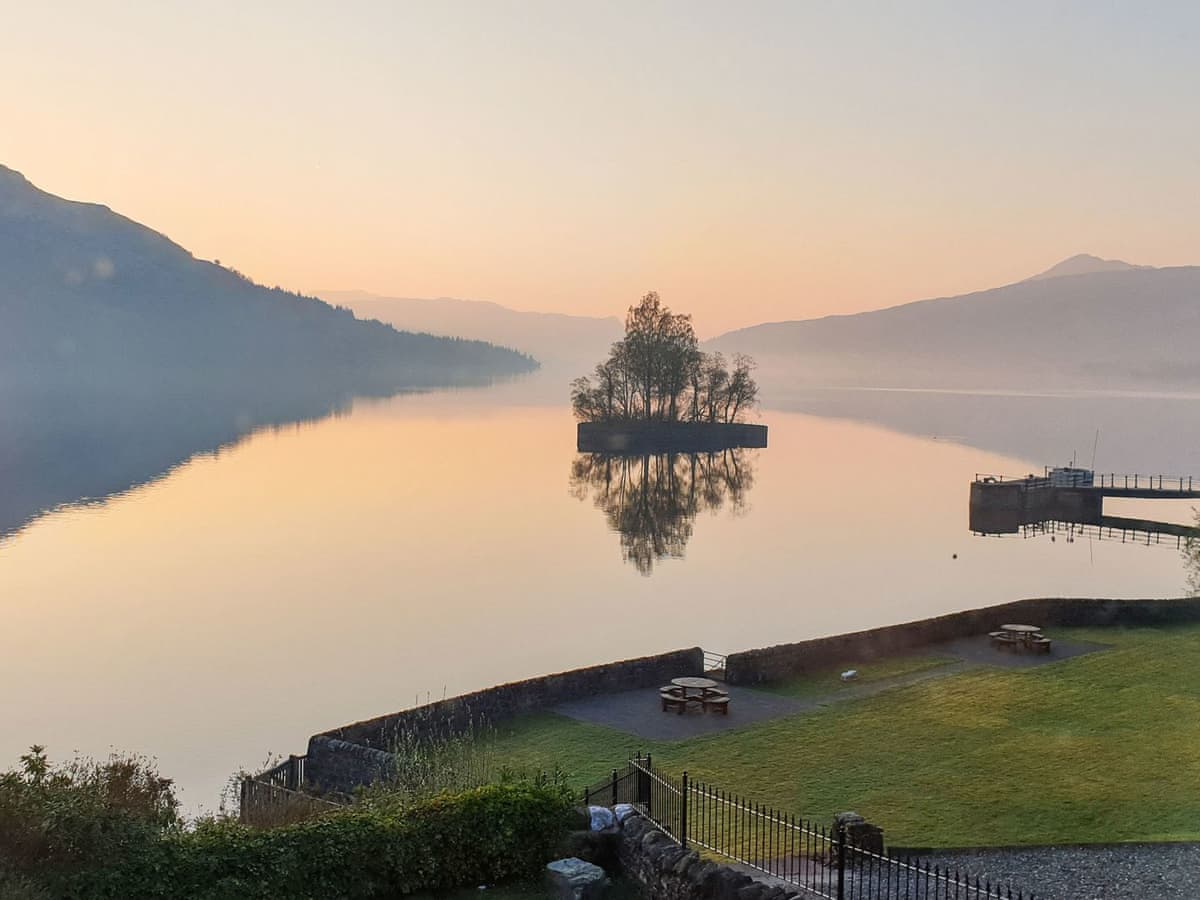 Lochside Holidays - Lochside Apartment, listing photograph 12