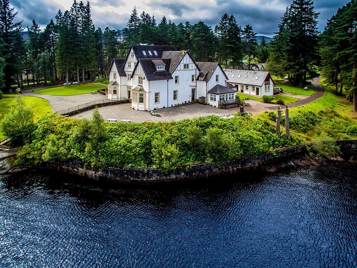 Lochside Holidays - Lochside Apartment, listing photograph 7