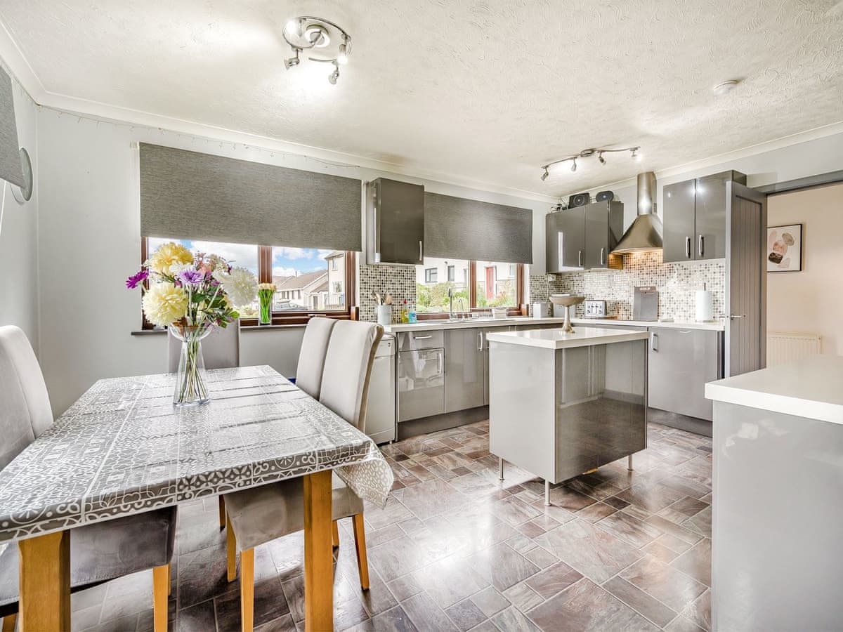 Highview, listing photograph 7