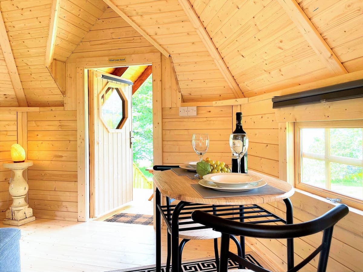 Seal Point Cabin, listing photograph 6