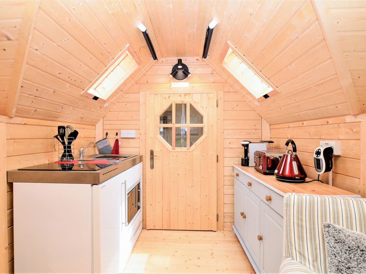 Seal Point Cabin, listing photograph 11