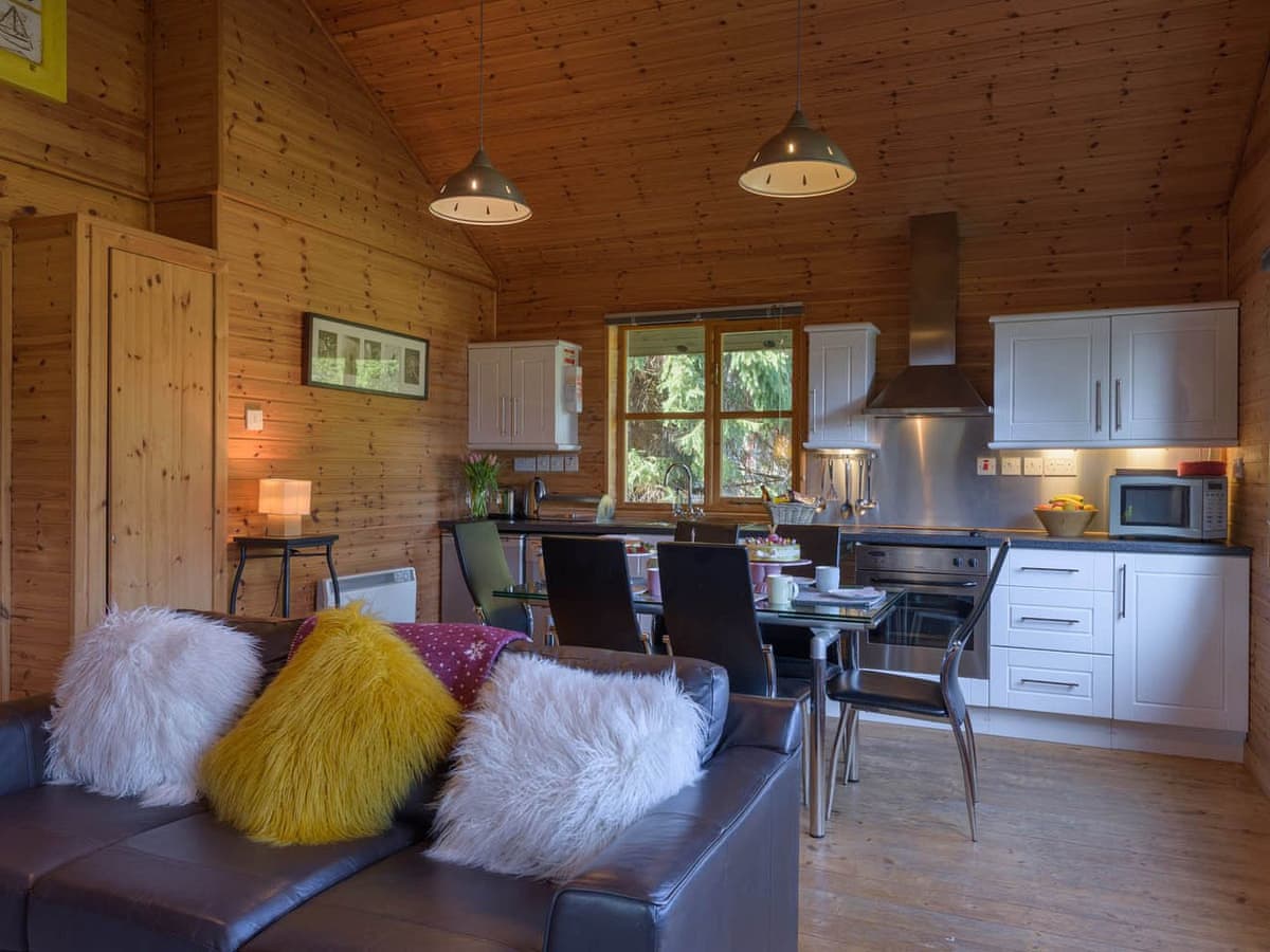 Woodend Lodges- Ben Macdui, listing photograph 8