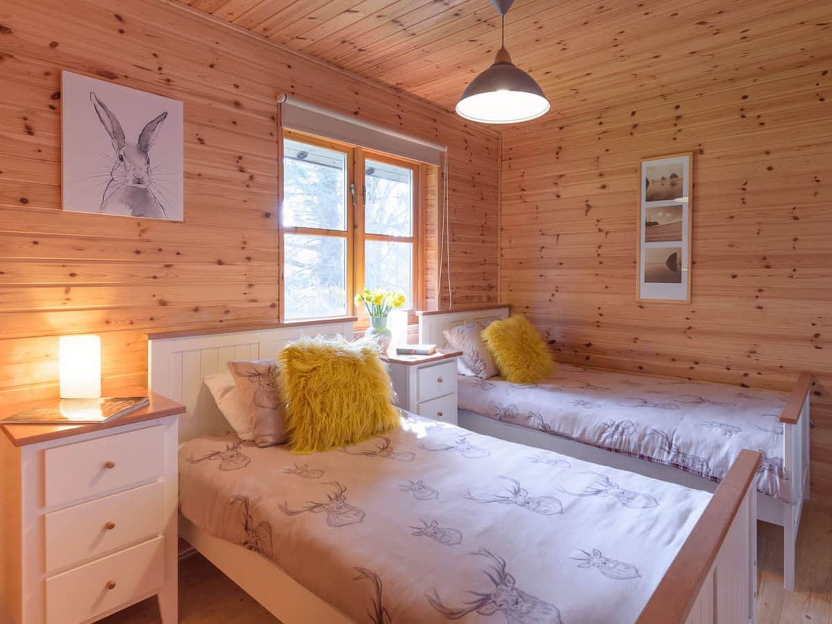 Woodend Lodges- Ben Macdui, listing photograph 12