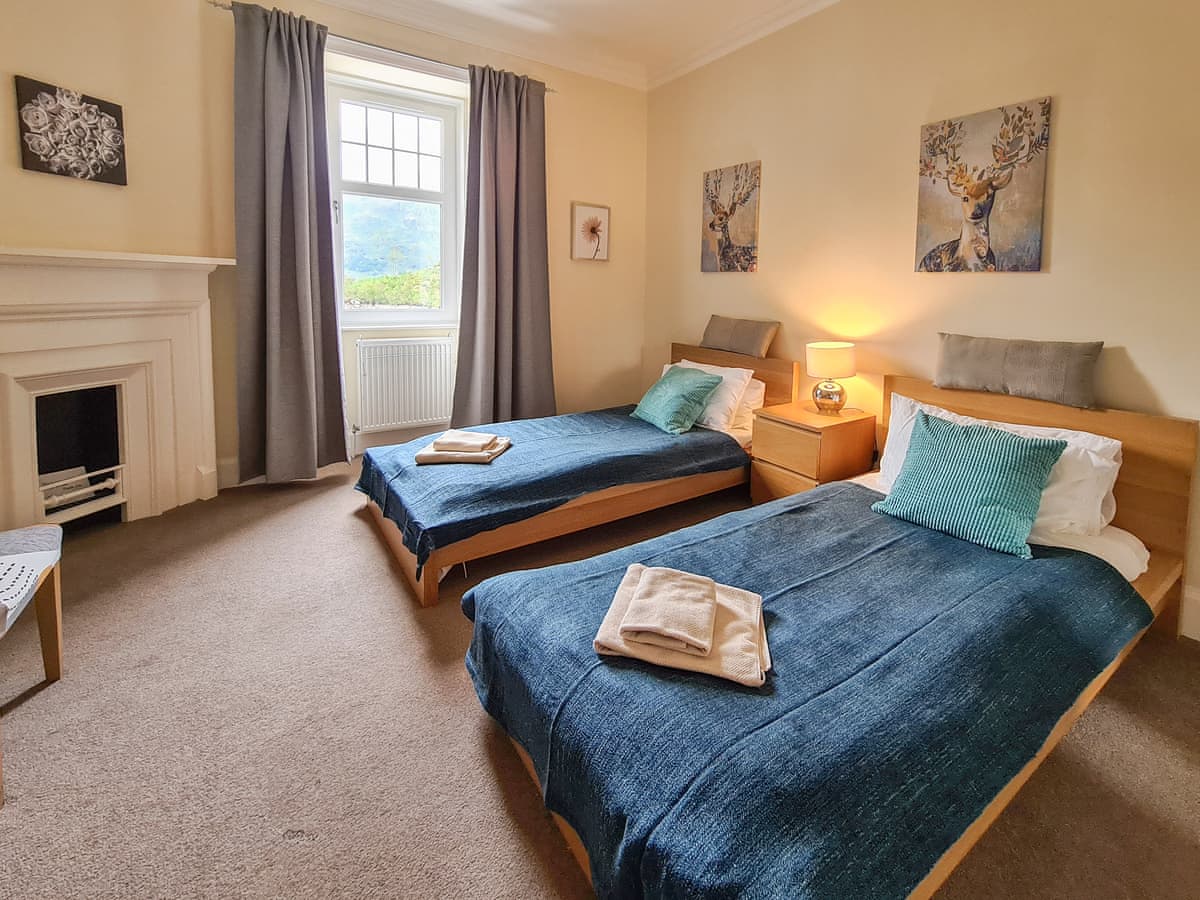 Lochside Holidays - Lochside House, listing photograph 8