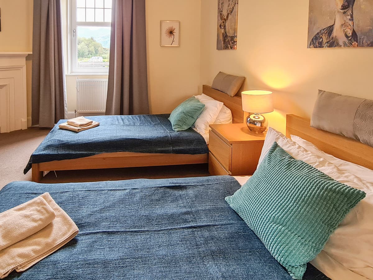 Lochside Holidays - Lochside House, listing photograph 9