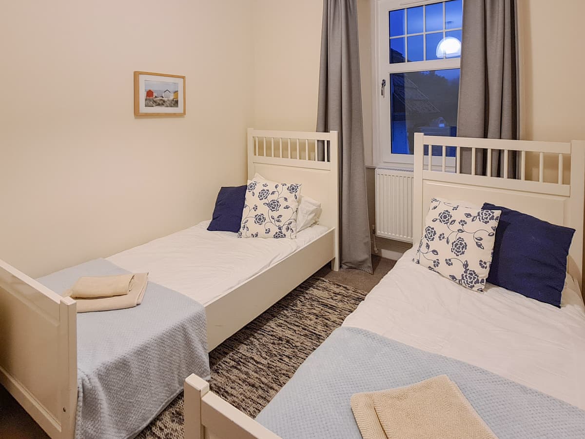 Lochside Holidays - Lochside House, listing photograph 12