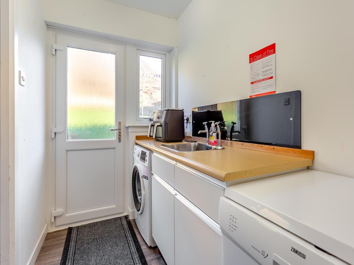 West Home, listing photograph 11