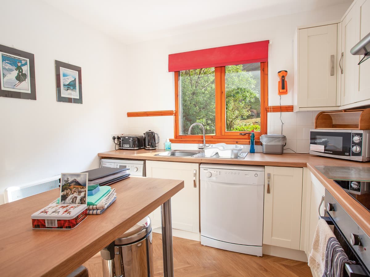 Glencoe Mountain Cottages - Aonach Cottage, listing photograph 7