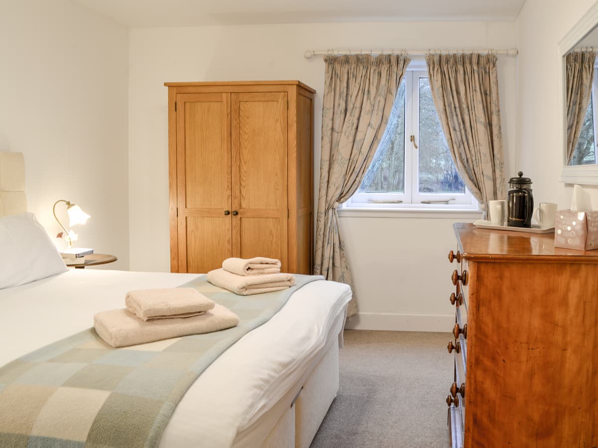 Ardblair Castle Cottages - The Coach House, listing photograph 9