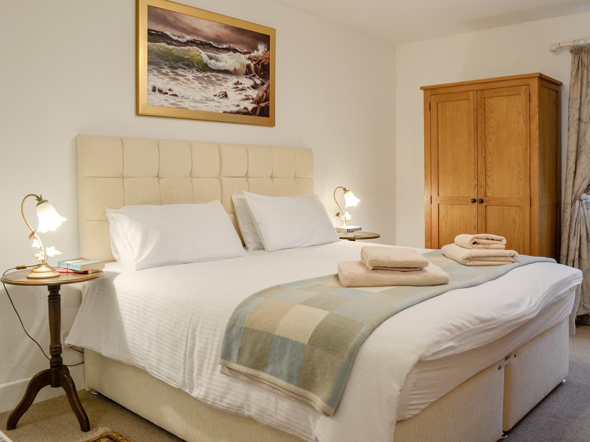 Ardblair Castle Cottages - The Coach House, listing photograph 2