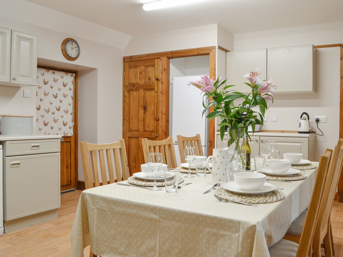 Woodside Farmhouse, listing photograph 8